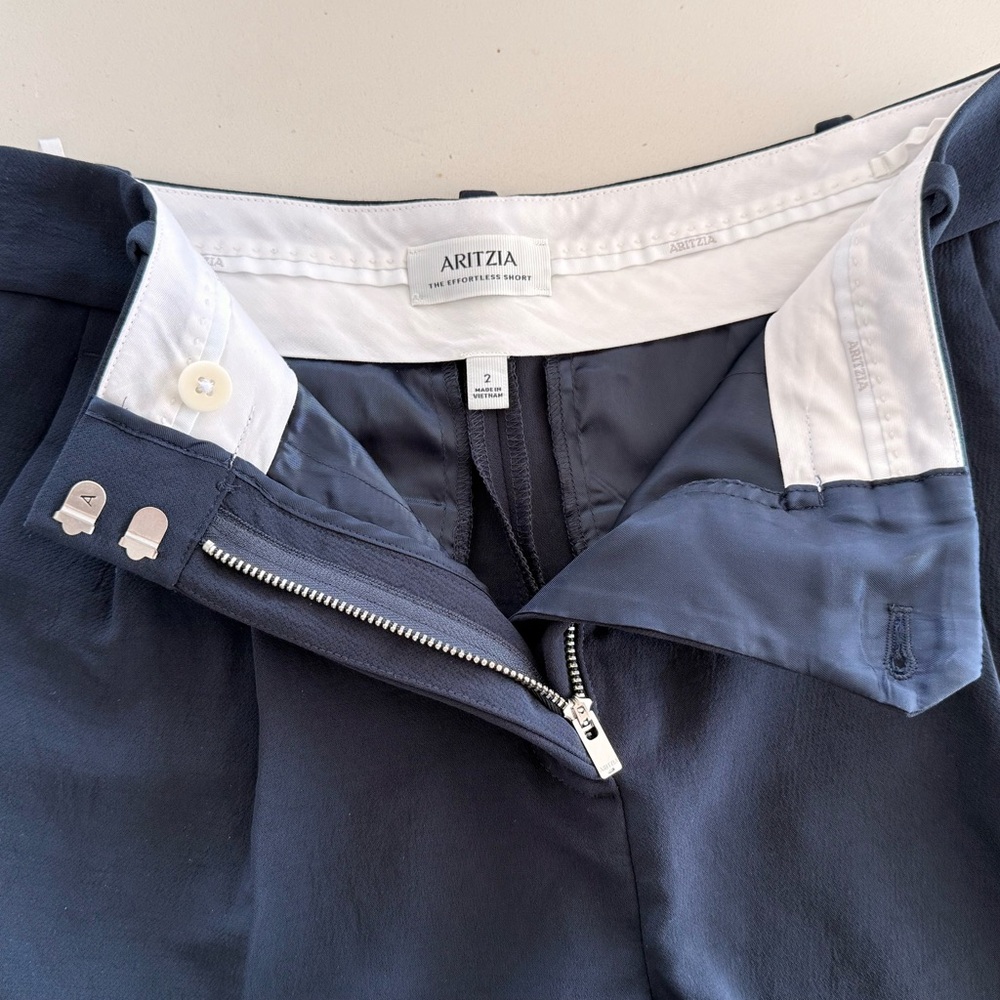 NWOT Aritzia Effortless Shorts - Mini Crepette | Size 2 - Picture 4 of 15